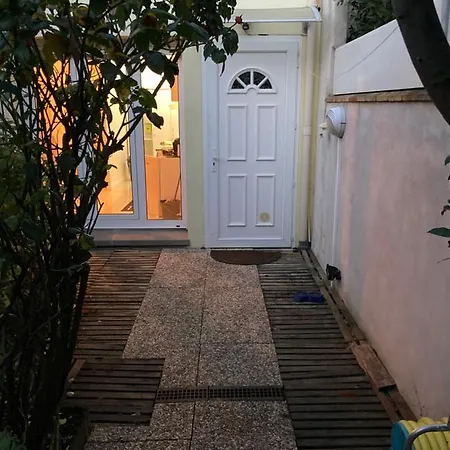 La Maison Des Roses Nanterre Buitenkant foto
